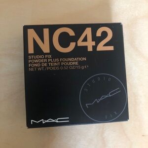 Mac Studio Fix Powder Plus Foundation NC42
